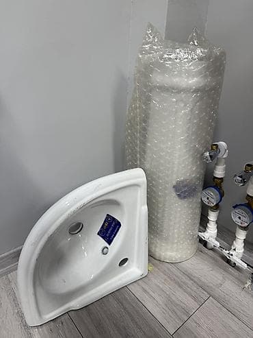 Künc tipli kiçik hamam üçün keramika əl yuma qabı (lavabo) - Divara
