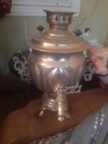 Samovar – klassik metal korpuslu, köhnə rus üslubunda