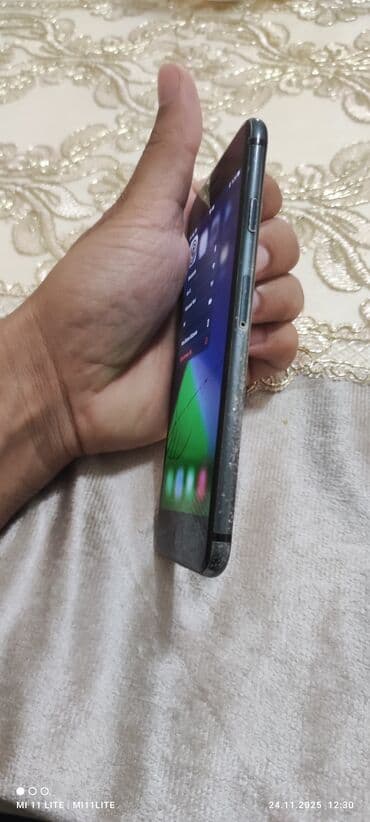 barter telefonla: IPhone 7, 32 GB, Qara — 5