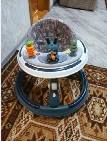 plastik cəllək: Uşaq yeriyən (walker) – dairəvi baza və yumşaq oturacaqlı model — 1