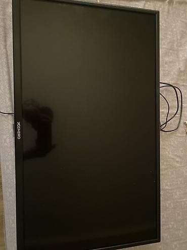Yoshiro UV32J1100 LED TV Ustunde TV box Kranştein televizor üçün — 2