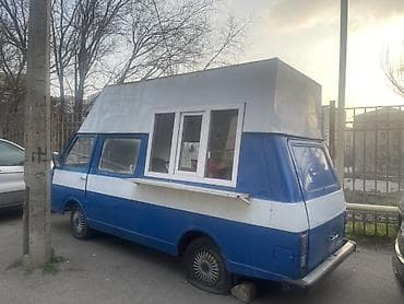 Satışda: Mobil qida/fudtrak qoşqusu kimi istifadə edilə bilən xüsusi