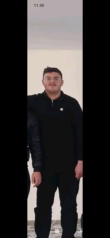 Sviterlər: Qara kişı sviteri – yarım-fermuarlı - Rəng: qara - Model — 1