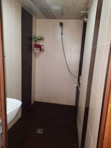 9 ci mikrorayon satilan evler: Bakı, 2 otaqlı, Köhnə tikili, 55 kv. m — 8