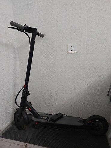 Elektrikli skuter - Şəhərdaxili rahat və səssiz hərəkət üçün kompakt