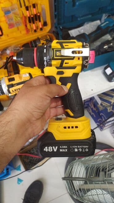 двери бу: Bu dəstə müxtəlif növ işlər üçün lazım olan alətlər, o cümlədən — 2