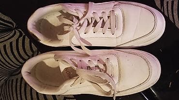 красовка: Ağ rəngli casual krossovkalar - Model: Aşağı profilli sneaker — 2