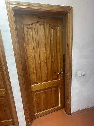 qapi kraskalari: Məhsul: Taxta daxili qapılar dəsti Təsvir: - Klassik dizayna malik — 2