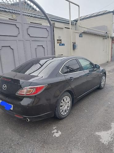 ekskavator satlir: Mazda 6 sedan - Kuzov: sedan, qara rəng - Mühərrik: benzin (markaya — 1