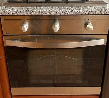 plite: Quraşdırılan qaz plitəsi və elektrik soba kombi - Üst hissə: 4 gözlü — 1