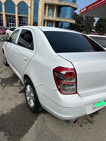 ravon r4 lizing: Chevrolet Cobalt: 1.5 l | 2024 il 150000 km Sedan — 5