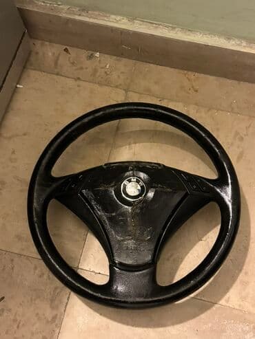 BMW sükan çarxı - Material: dəri üzlüklü, 3-şüalı dizayn - Rəng: qara