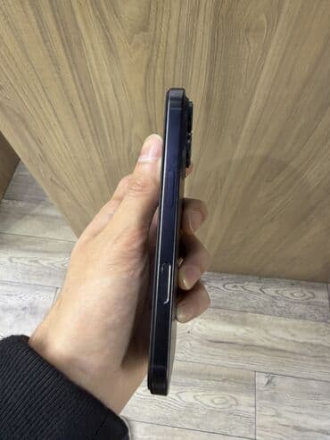 iphone 1 almaq: IPhone 16 Pro, 128 GB, Qara, Face ID — 9