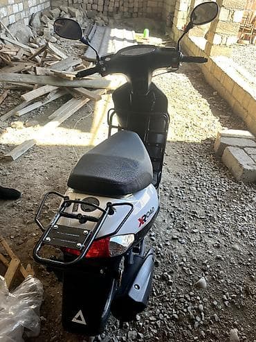 vaz 21 07: XROAD XR skuter - Rəng: ağ-qara - Gündəlik şəhər sürüşü üçün yığcam — 7