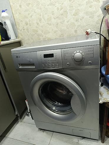 Аристоны: Стиральная машина LG, 5 кг, Б/у, Автомат, Без сушки, Платная доставка — 1
