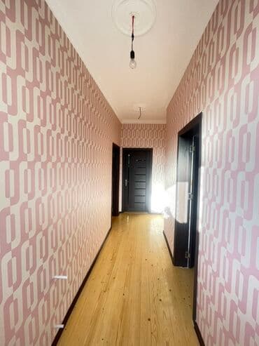 kirayə evlər binəqədidə: Bu mənzildə taxta döşəmələr, müasir divar kağızları və geniş — 10