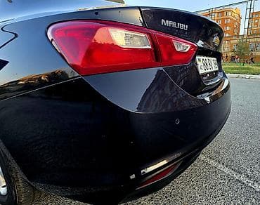şuşe: Chevrolet Malibu: 1.5 l | 2023 il 140100 km Sedan — 1