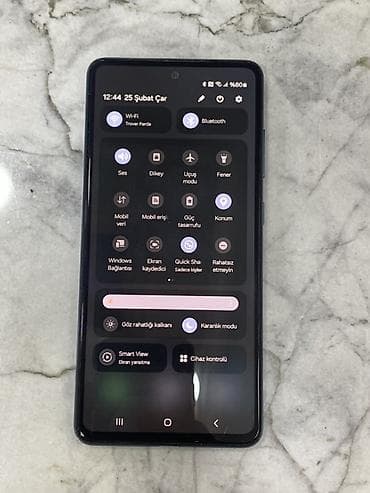 Salam, telefon zavod telefondu, heçbir detalı dəyişməyib, ustada