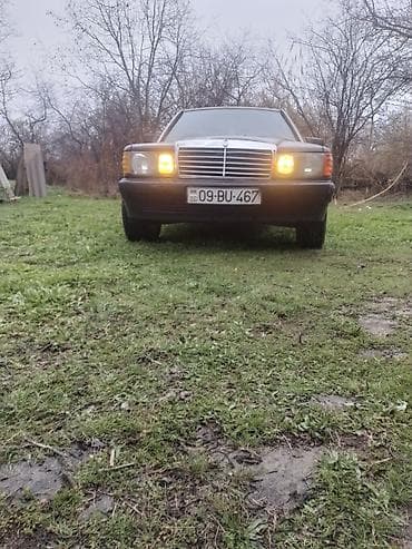 mersedes satilir: Mercedes-Benz 190 (W201): 2 l | Sedan — 4