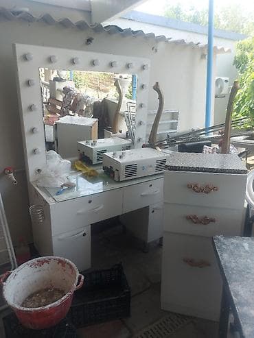 İşlənmiş, Saş kəsimi üçün masa, Güzgülü — 2