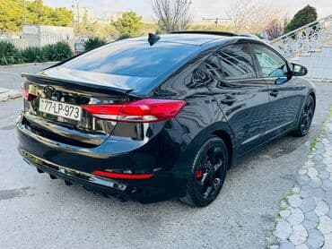 kia ceed 2010: Hyundai Elantra: 0.2 l | 2017 il Sedan — 3