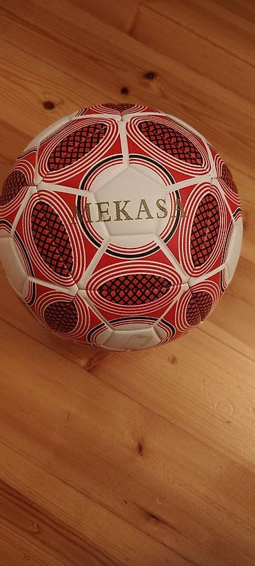 mitsubishi lancer evolution: Mekasa futbol topu - Rəng: ağ-qırmızı, qara naxışlı - Material — 1