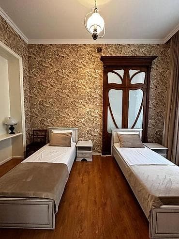 Mərkəzdə yerləşən hazır HOSTEL biznesi satılır. Əsas üstünlüklər: - — 2