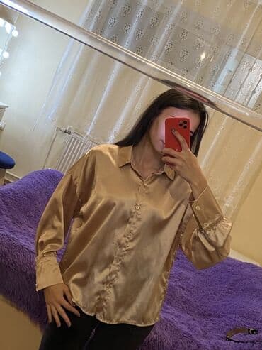 köynekler: Zərif parıltılı, şampan-qızılı rəngdə satena bənzər qadın köynəyi. - — 3