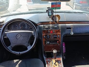 w211 radiator: Mercedes-Benz E 220: 2.2 l | 1999 il Sedan — 8
