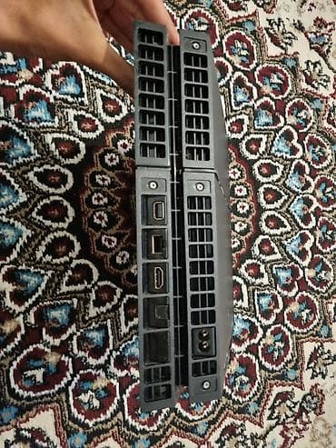 TECILI SATILIR!!! ps 4 her seyi isleyir 2 jostik ustunde 500 gb fat — 7