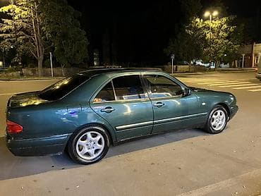 Mercedes-Benz E-Class: 2.9 l | 1997 il Sedan — 2
