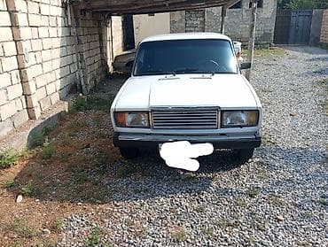 vaz 2107 arxa kapot: VAZ 2107, ağ rəng, sedan kuzov. Xüsusiyyətlər - Mexaniki sürətlər — 4