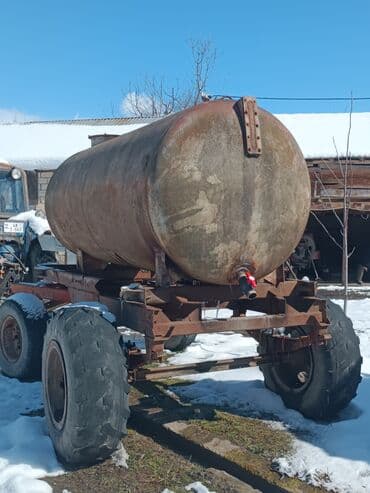 qoshqu: Traktor qoşqusu su çəni 3 ton 600 litirdir — 3