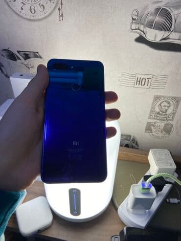 mi nausnik: Xiaomi Mi 8 Lite, 64 GB, rəng - Mavi, 
 Qırıq — 2