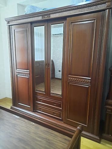 kunc divan kreditle: Klassik üslubda yataq otağı dəsti Tərkibi: - 3 qapılı iri qarderob — 1