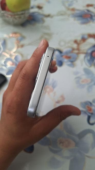 i̇phone 15 plus: Honor rəng - Gümüşü — 1