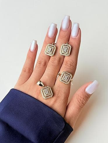 Qol saatları və aksesuarlar: Qızılı rəngdə zinət dəsti – üzüklər, sırğalar və kulon qeyd edim ki — 1