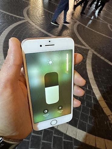 kabab sekilleri: IPhone 8, 64 GB, Qızılı, Barmaq izi — 2