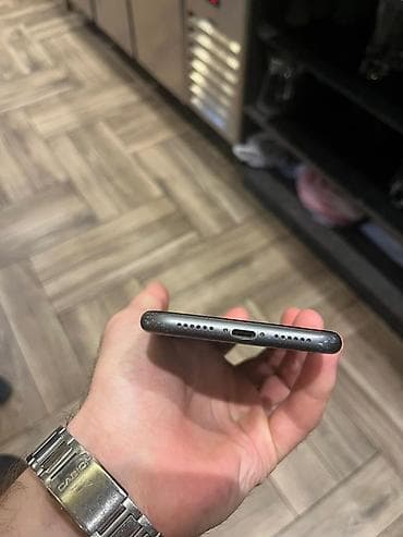 philips xenium 9@9h: IPhone 11, Qara, Face ID — 4