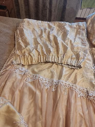 Balışlar, yastıqlar: Romantik üslubda yataq dəsti - Tərkib: sadə-saten parça və tül — 2