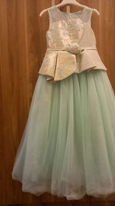 uşaq donu: Uşaq üçün alınıb cəmi 2dəfə geyinilib tədbirə. Ondan sonra istifadə — 1