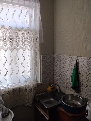 kənd əhmədli ev: Satılır: həyət evi. Xirdalanin merkezinde xudmani heyet evi. Kursulu — 2