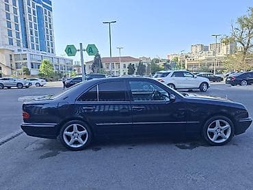 mercedes 160 a: Mercedes-Benz E-Class: 2.6 l | 2000 il Sedan — 9