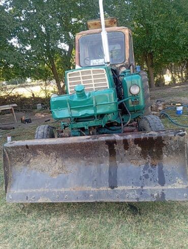 traktor altlıqlı qış çəkmələri: Bu traktor kənd təsərrüfatı işləri üçün uyğundur. Təkərləri mavi — 2
