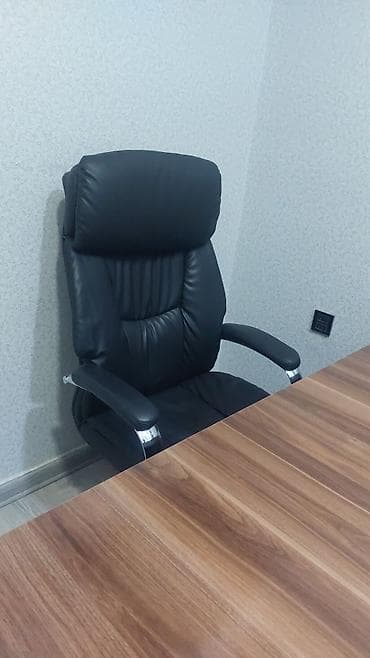 ofis alemi: Ofis masası dəsti. Hamısı birlikdə satılır cəmi bir neçə dəfə istifadə — 2