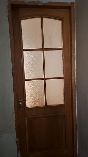 taxta: Cemi 280 man. Taxta iç qapılar – şüşəli klassik model. Unvan — 1