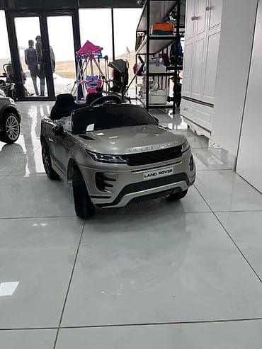 puldu maşın: Uşaq üçün elektrikli miniatür Range Rover (Land Rover) ride-on — 2