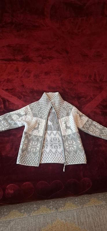 Uşaq üçün trikotaj jaket - Model: fermuarlı, uzunqol, boyun hissəsi