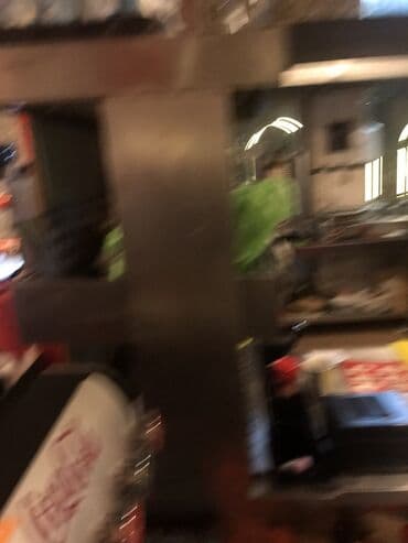 restoran ucun qab qacaq: Fastud və Burqer restorsnı ücunabsdanlıqlar satılır. Maqdonals — 8