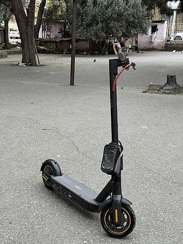 Salam Skuter idiyal vəziyyətdədir hec bir problemi yoxdur skuterin